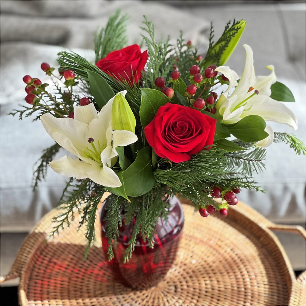 Evergreen Delight Bouquet –  Berkeley Florist, Moncks Corner SC