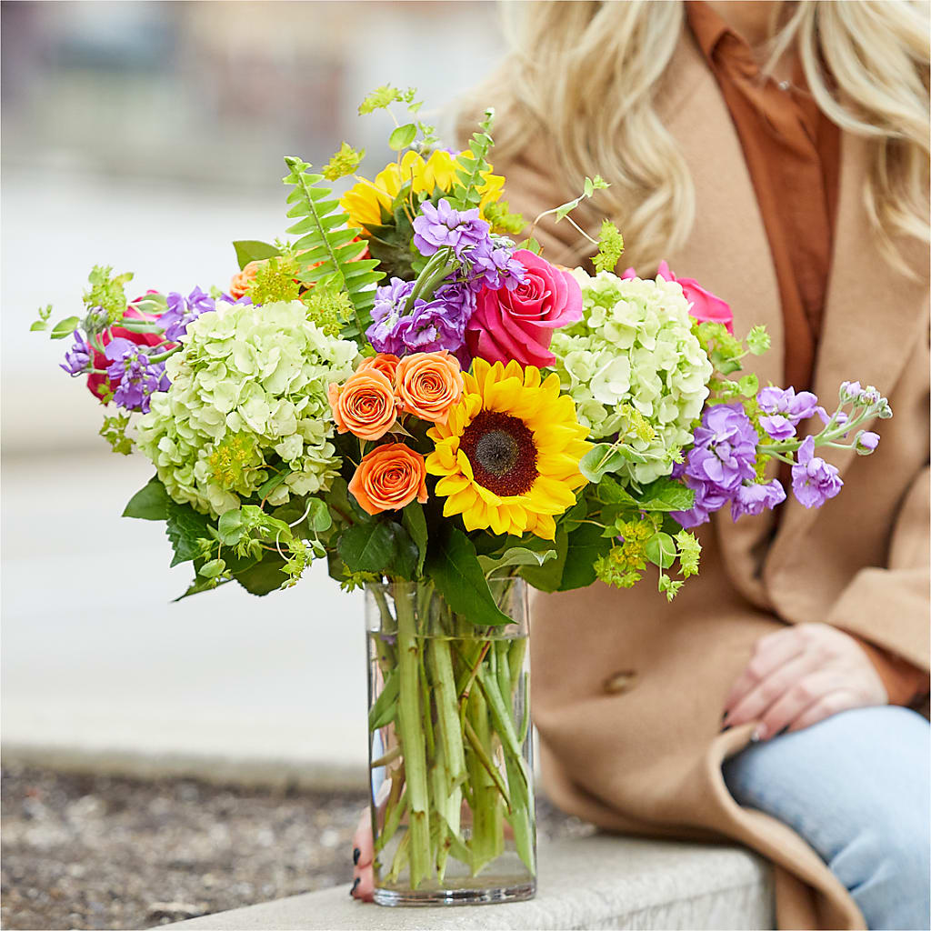 Vibrant Greetings Bouquet –  Berkeley Florist, Moncks Corner SC